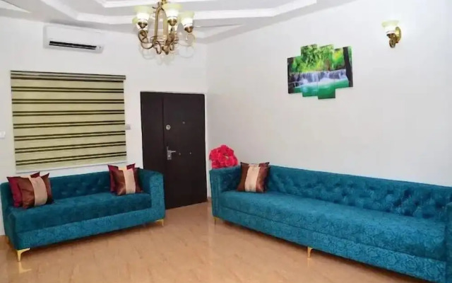 Sterling Lakeview Apartment