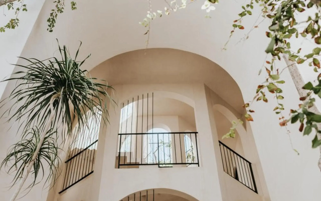 Villa Torana 4br/8pp Private Pool Rooftop Security