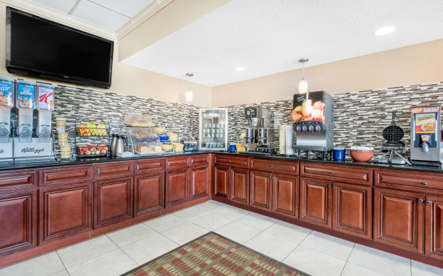 Days Inn & Suites by Wyndham York