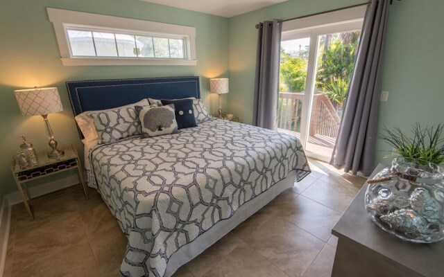 Azure Beach House Apartment 3