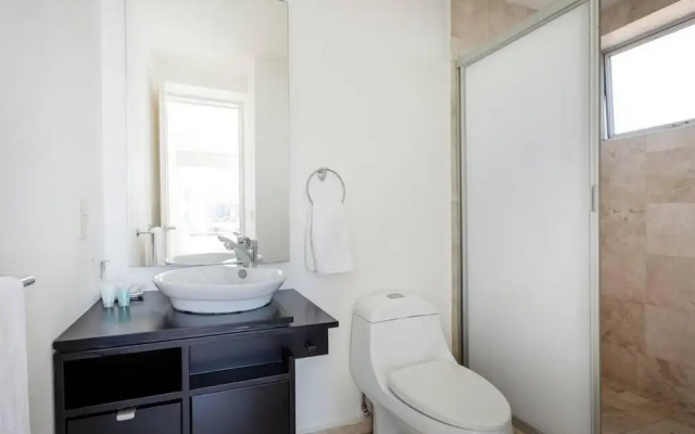 Bright Condo With Gym and Security 24 hrs