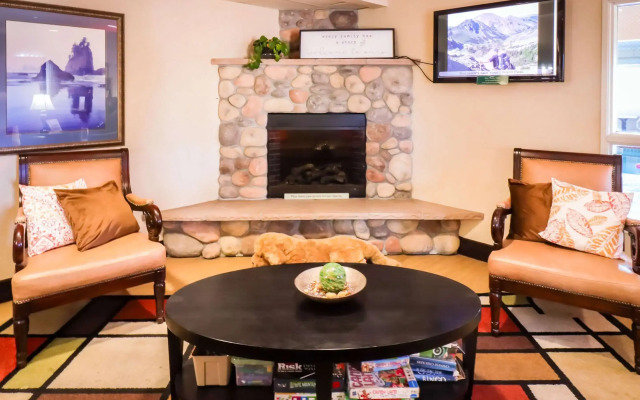 Quality Inn & Suites Sequim at Olympic National Park