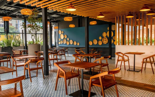 Liv Hotel Zona G