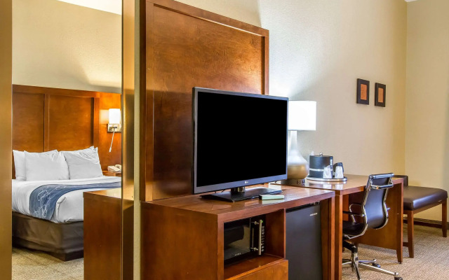 Comfort Suites Mattoon East