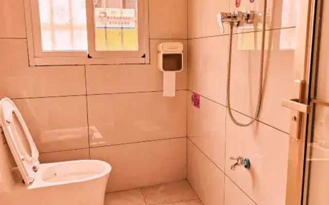 Longyan Haolaiwu Hotel