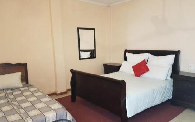 Stone Crescent Hotel