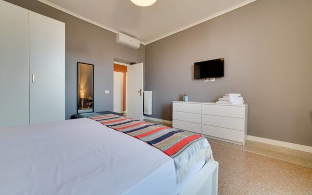 Large and Bright Flat in Prati /up to 9 Guests