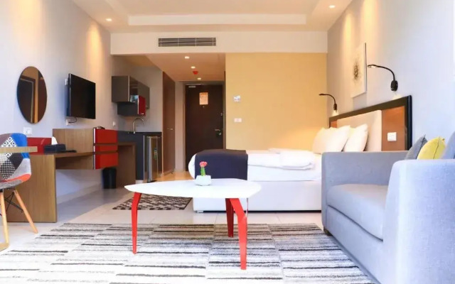 The Ray Hotel & Studios