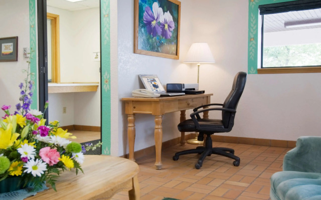 Americas Best Value Inn Torrington