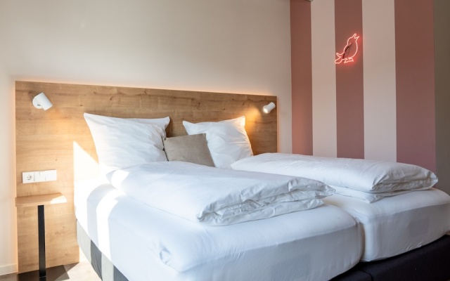 coucou Hotel