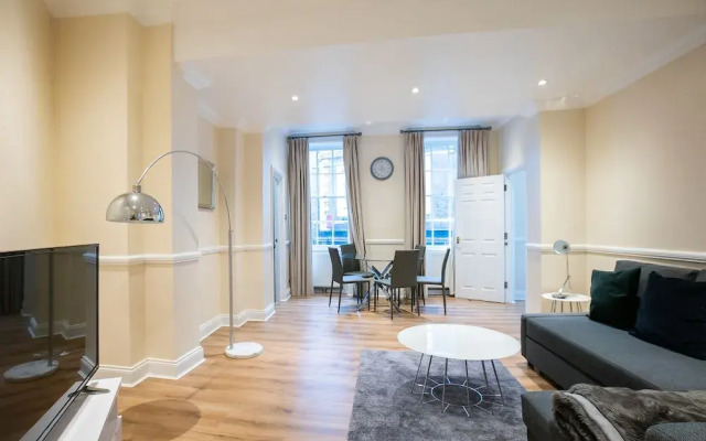 Amazing Two Bed Moments From St Pauls Cathedral A1