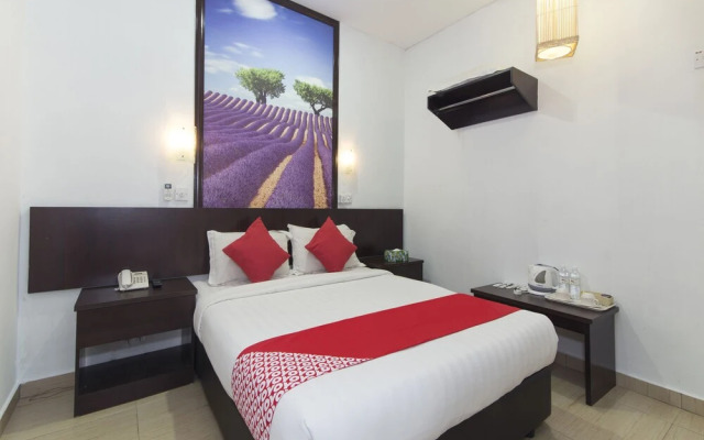 OYO 498 D&F Boutique Hotel Senawang