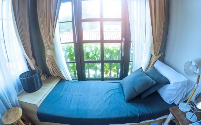 Aplus Deluxe Hotel