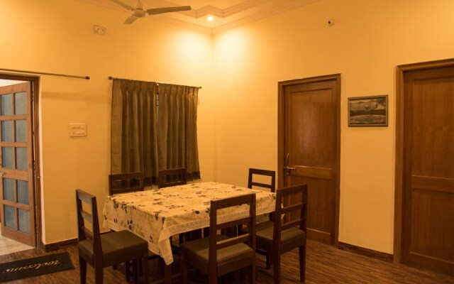 OYO 11933 Home Classic 3BHK near Geetanjali Hospital