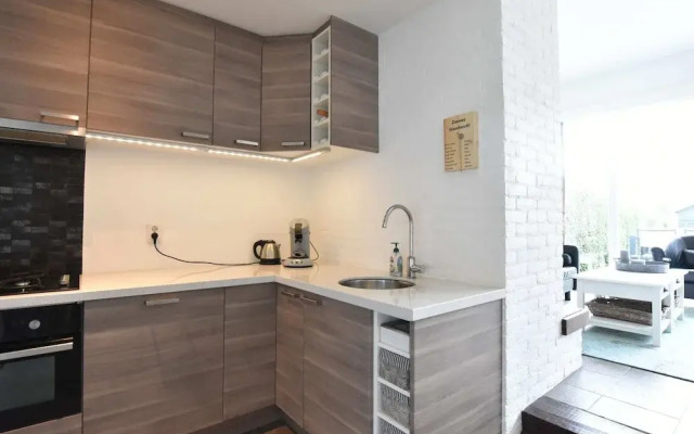 Modern Holiday Home in Nieuwvliet with Garden