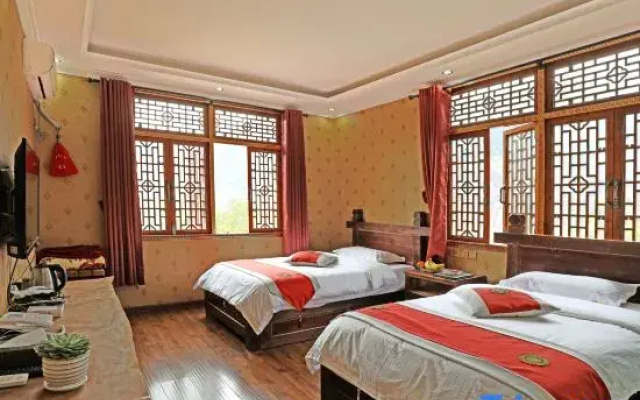 Danba Banshan Yunju Xiaogema B&B