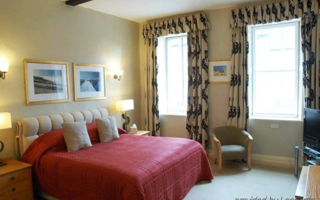 Marlborough Arms Hotel