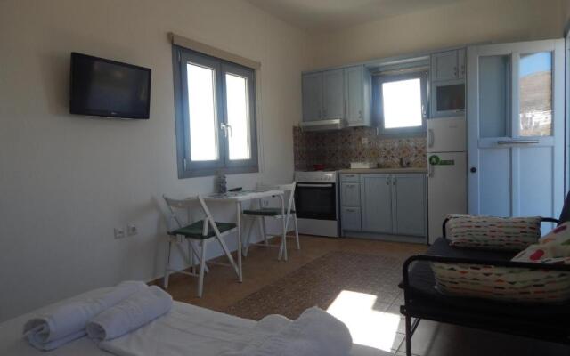 Armonia Studios and Villas