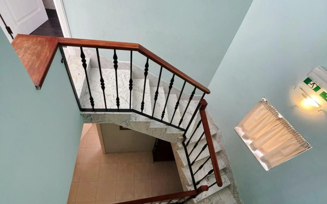 Fantastic 3 Bedroom Duplex Penthouse with Terrace