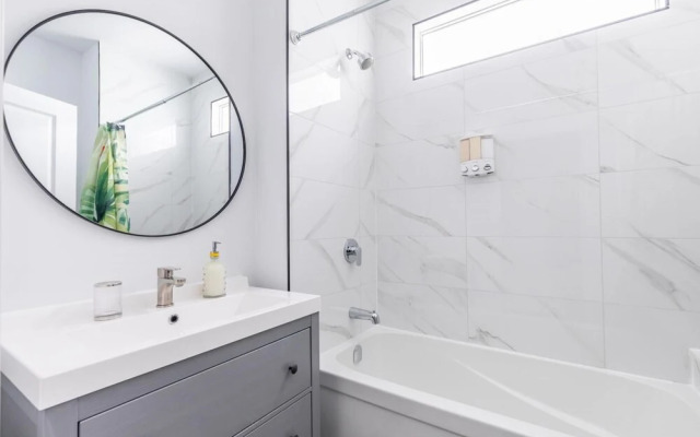 Stylish 2Br Apartment in the Heart of Hamilton 4