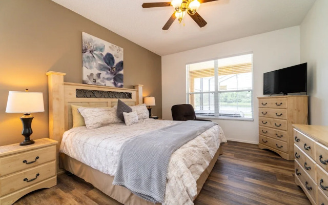 87631 Games Room+2-masters+hottub+water View!