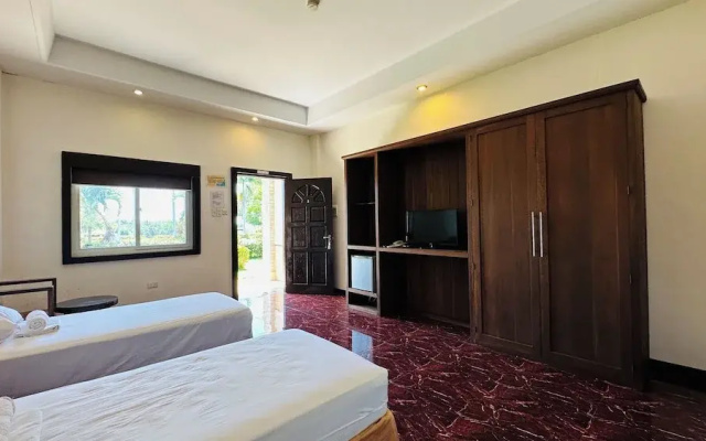Tugsaw Resort