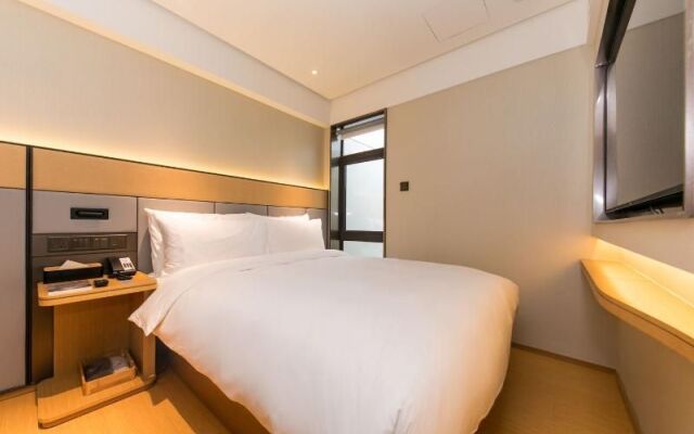 Ji Hotel Shanghai Xinzhuang South Square