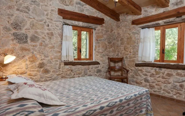 Casa De Piedra