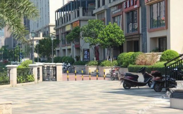 Qiansu Light Luxury Apartment (Daxiwan West District Country Garden Feicuishan)
