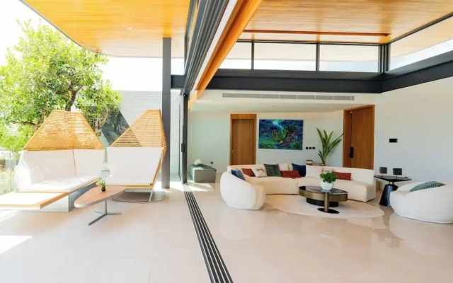 Zavaya Villa