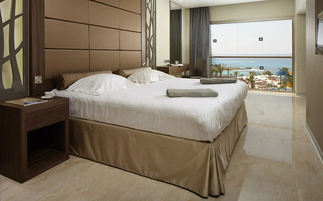 Adams Beach Hotel & Spa
