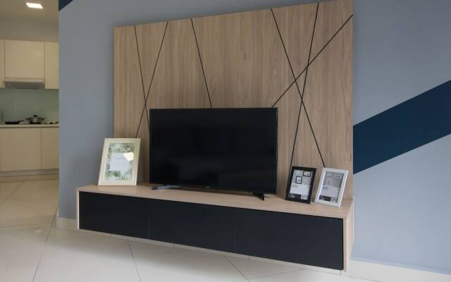 OYO Home 501 Luxury 1BR Crest Condo