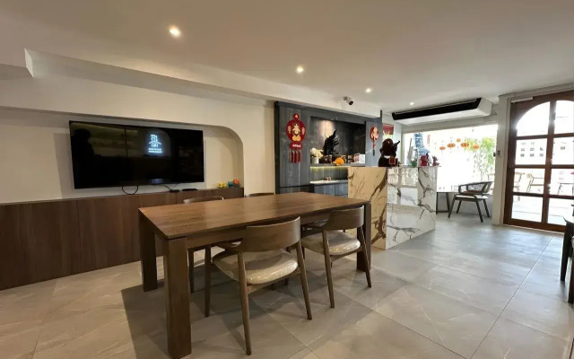 Zhennan Teabar Hotel