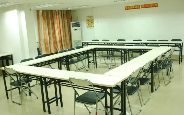 Binjiang Hotel