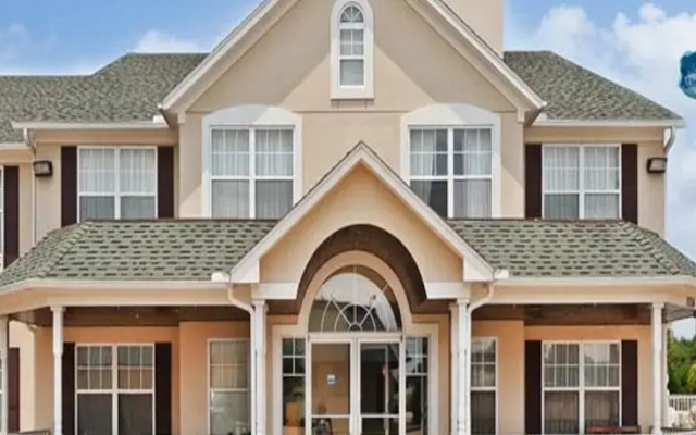 Country Inn and Suites Tulsa
