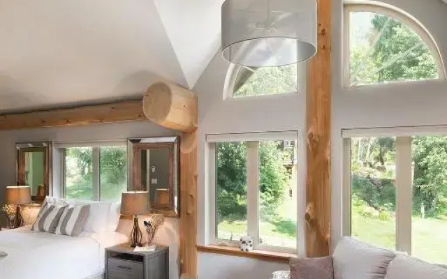 The Rockwell-Harrison Guest Lodge