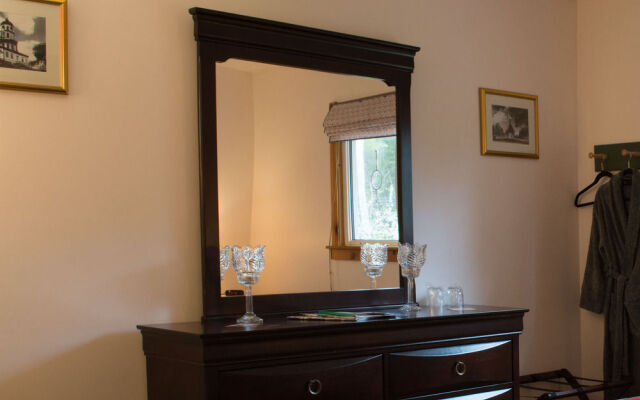 The Garden Bee Bed & Breakfast