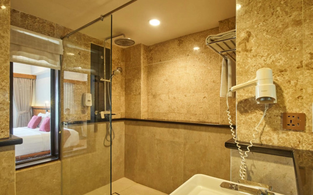 The Lokha Legian Resort & Spa
