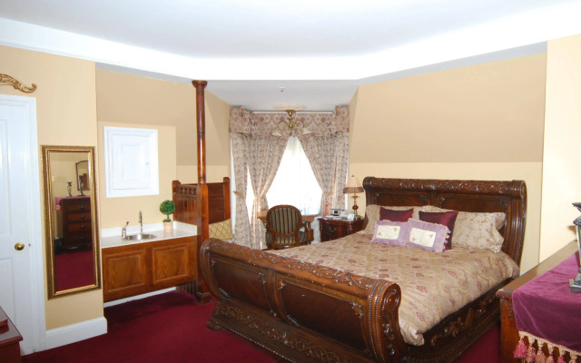 Queen Anne Hotel