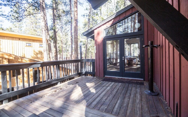 Red Feather 5 Bedroom Home by Redawning