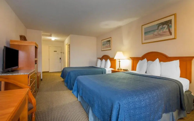 Quality Inn & Suites Redwood Coast