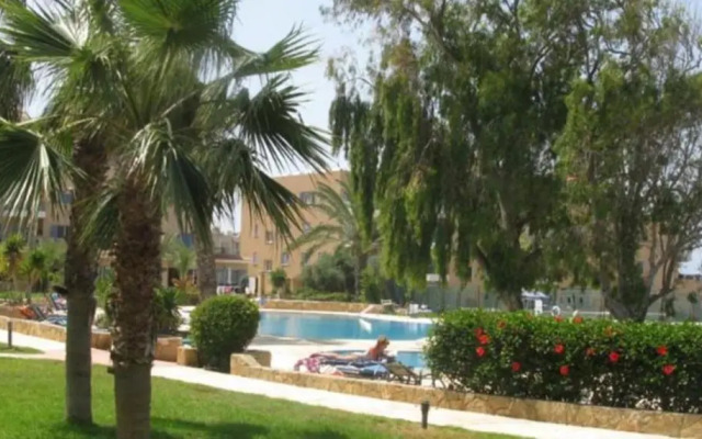 King's Palace - very spacious 1 bed apartment