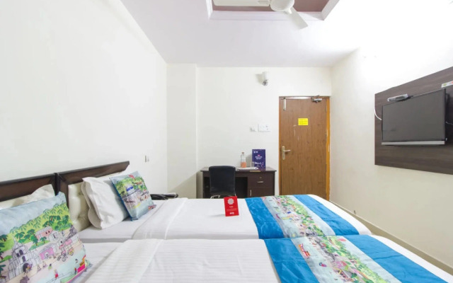 OYO 4183 Apartment Queens Court