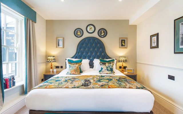 The George Hotel, Amesbury, Wiltshire