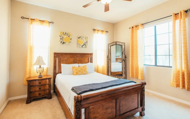 Palisades by Avantstay Gorgeous Backyard w/ Pool, Spa & Games