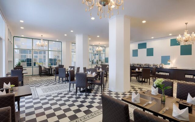 Flora Beach Hotel & Spa
