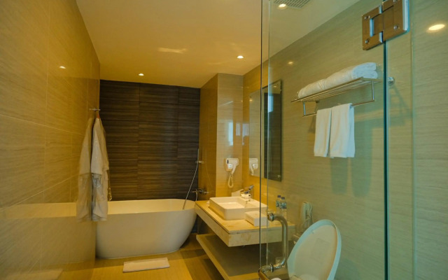 Platinum Adisucipto Hotel & Conference
