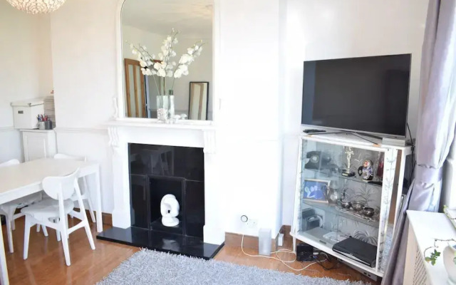 Sunny Flat Between Camden Town & Primrose Hill