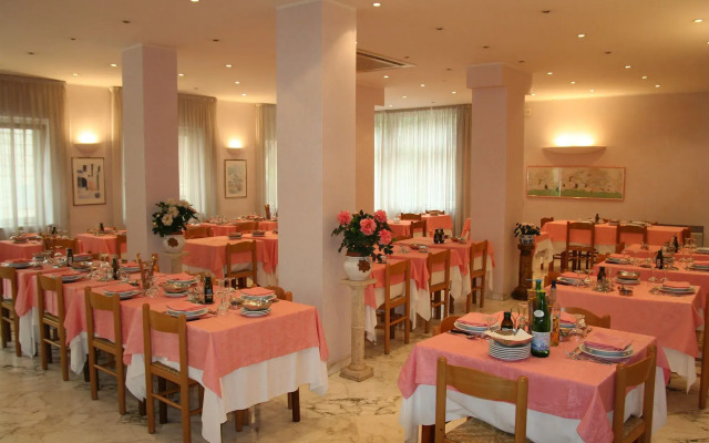 Hotel Elena