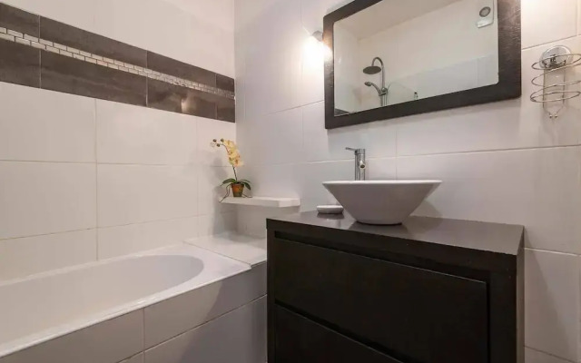 Sea View Central Town 2 Bedroom Apartment